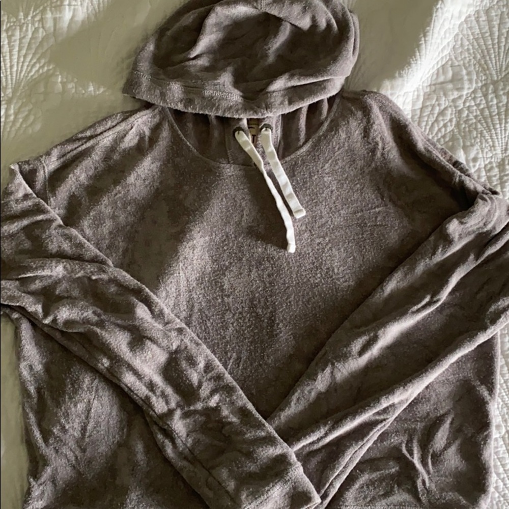 Cropped grey sweatshirt